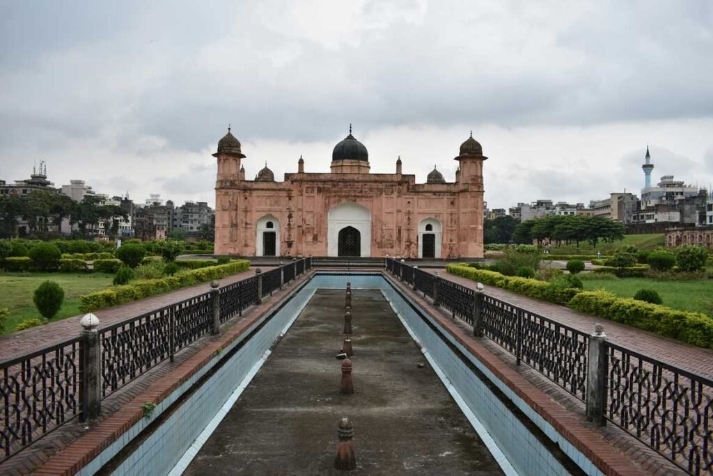 Lalbhag fort