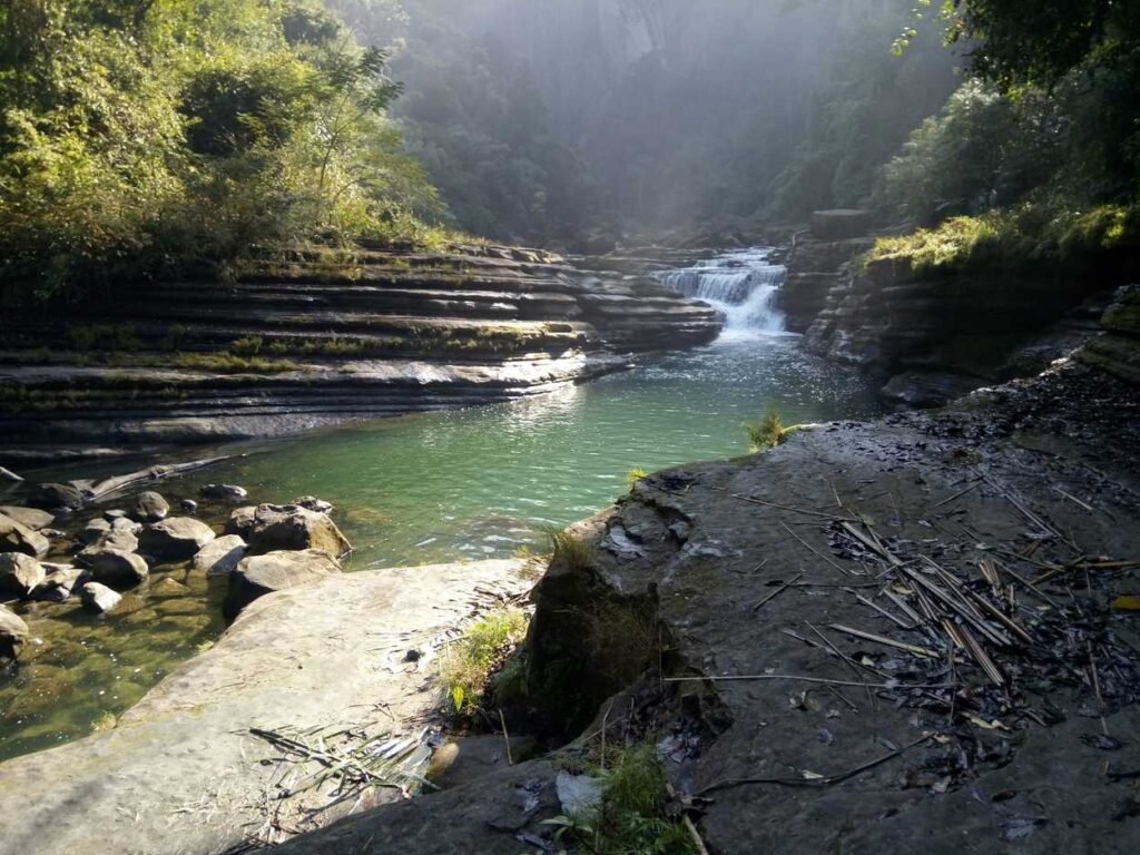 Nafakhum waterfall