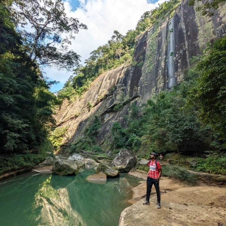 trekking trail of Amiakhum