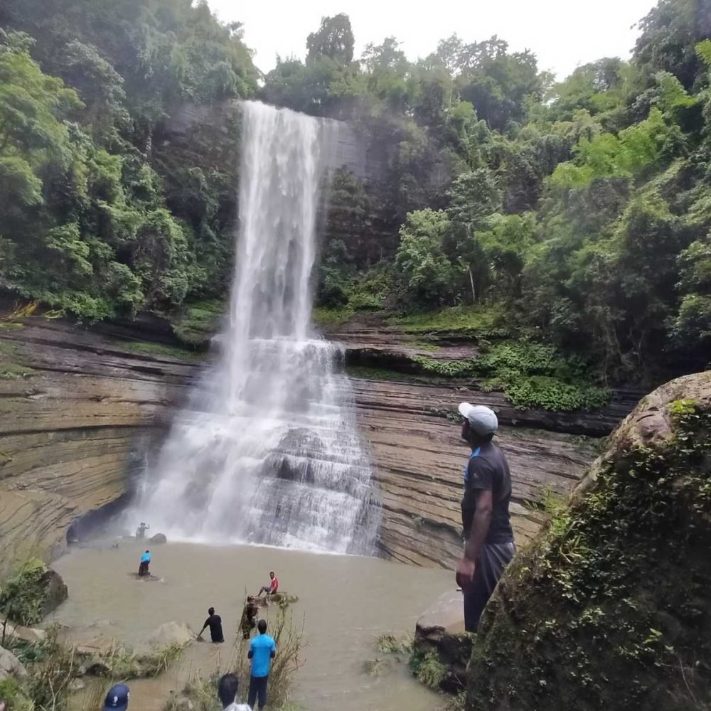 beauty of dhuppani waterfall